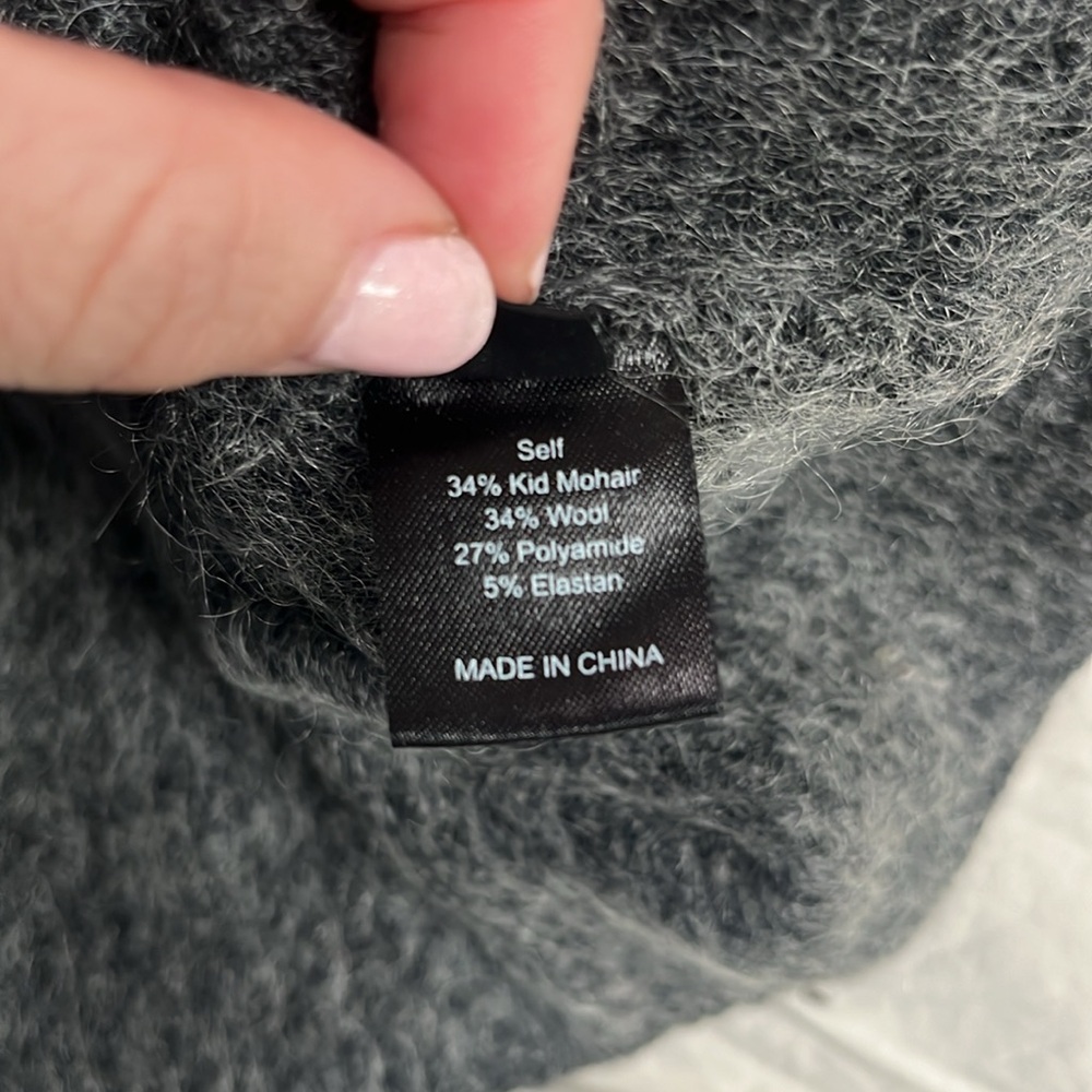Sayaka Davis Cozy Women's Charcoal Gray Turtleneck Sweater - Picture 4 of 4